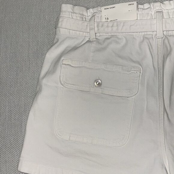 AE 14-16 White Stretch Relaxed Fit Paper Bag Denim Belted High Rise Mom Shorts - Picture 12 of 15